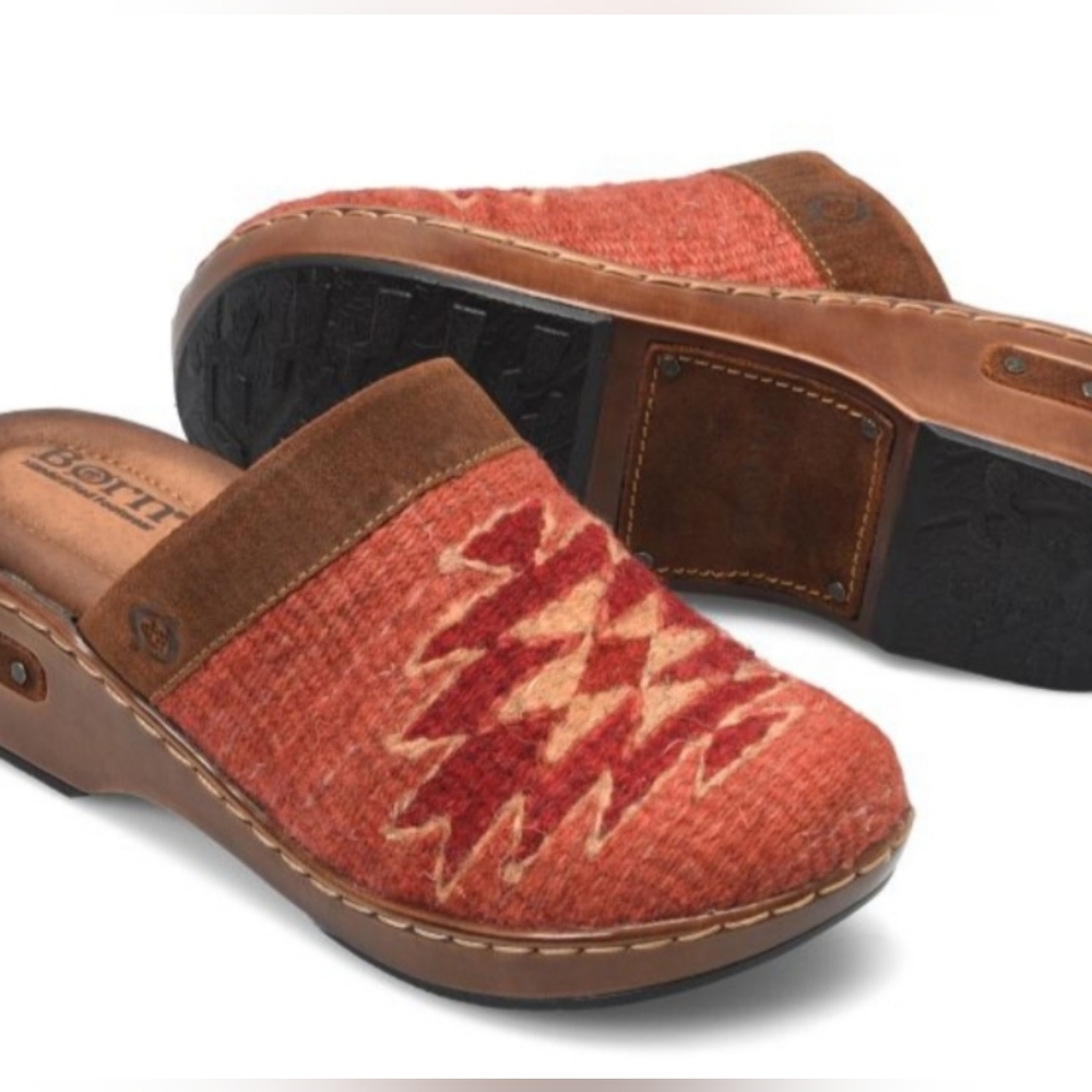 Born Bandy blanket clogs rust red size 7